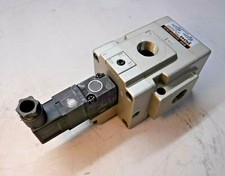 SMC VG342-5DZ-04A-E Poppet Type Solenoid Valve 1/4" NPT, 24 VDC "NEW"
