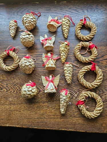 vintage christmas  straw baubles    corn  dollys