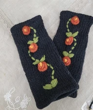 Victorian Trading Co Wintergarden Wool Boho Black Orange Fingerless Gloves 47B