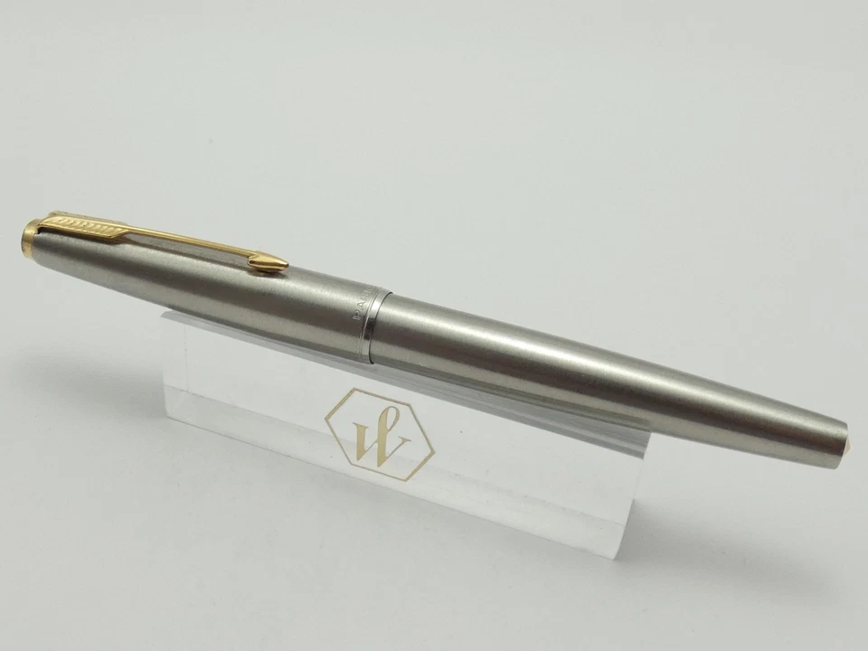 c1975 Parker 65 Flighter Deluxe Fountain Pen, GT, Medium 14K Nib *Ex Condition* - Image 2 of 4