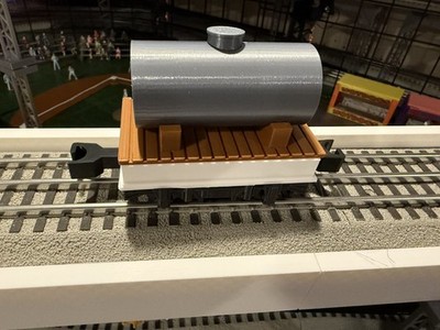 John Bull Trains 3.6'' O Gauge Shorty Flatcar with Long Horizontal Tank Load