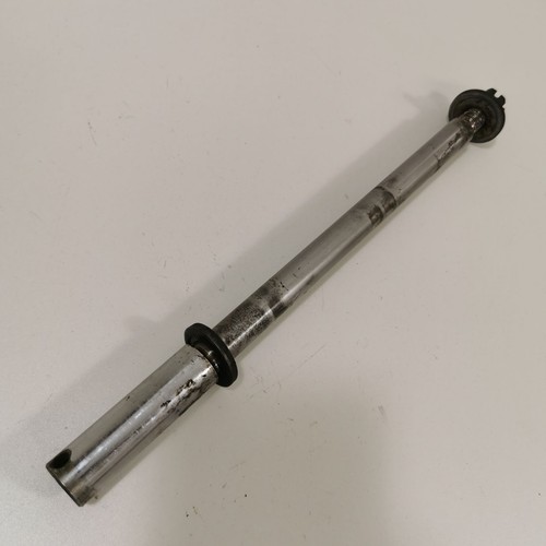 Yamaha XJ 750 SECA 11M EZ:83 Hinterachse Achse hinten C2902