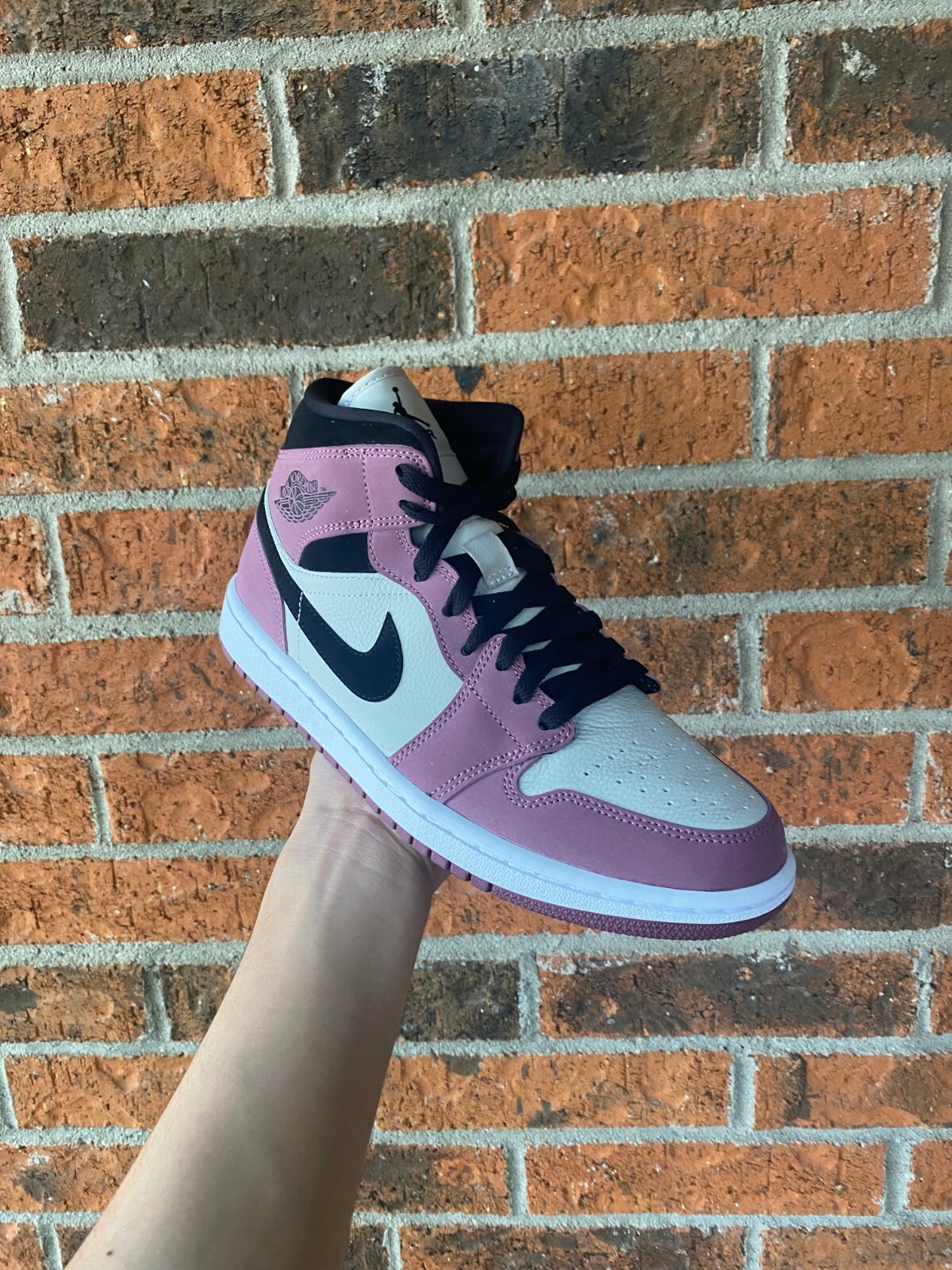 Size 8.5 - Jordan 1 Mid SE Berry Pink 
