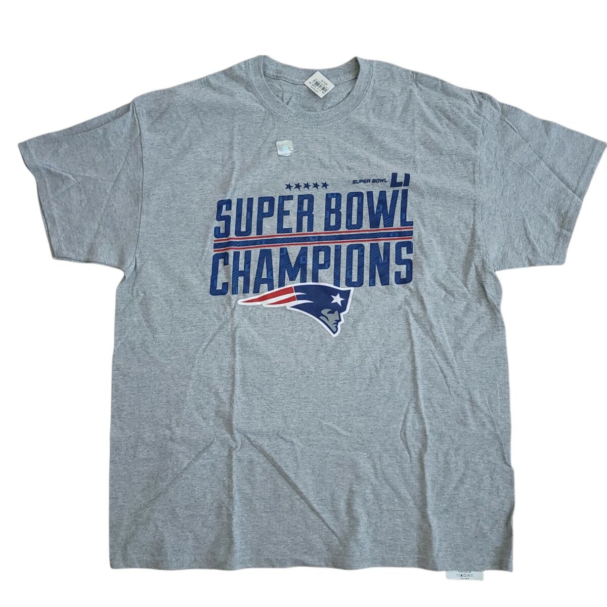 SUPER BOWL LI Champions NEW ENGLAND PATRIOTS (XL) T-Shirt