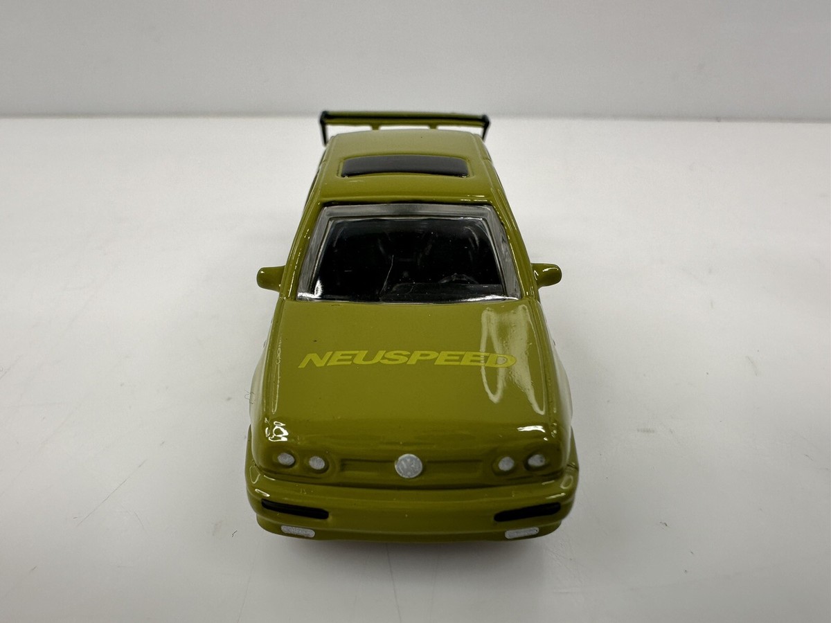 レーシングチャンピオン 1/64 フォルクスワーゲン ジェッタ 1995 1995 Volkswagen Jetta Yellow Fast & Furious Racing Champions
