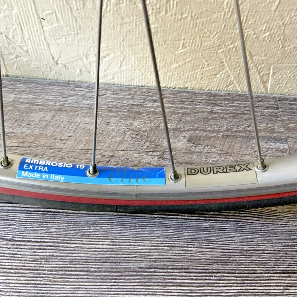 RUEDA DELANTERA AMBROSIO ELITE 700C SHIMANO 600 BUJE ULTEGRA PINCHO 36H 20,5 MM ANCHO Foto 3 de 4