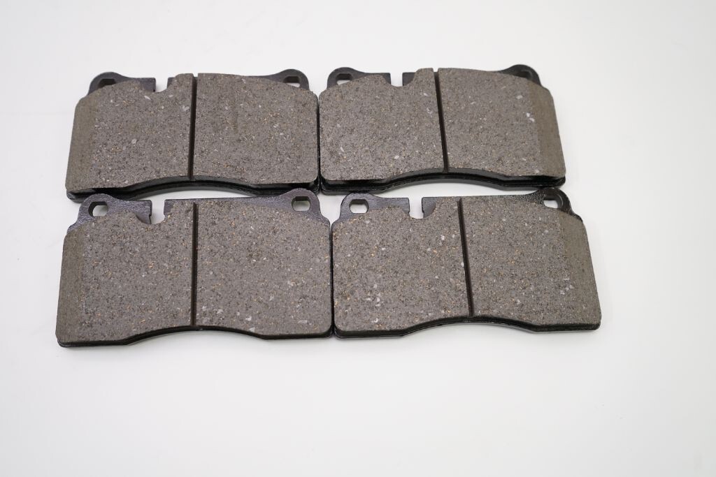 Aston Martin Db9 V8 Vantage front brake pads rotors