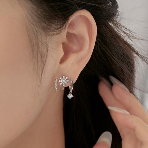 925 Sterling Silver Unique Designer Eight Pointer Awn Star Zirconia Stud Earring - Picture 12 of 13
