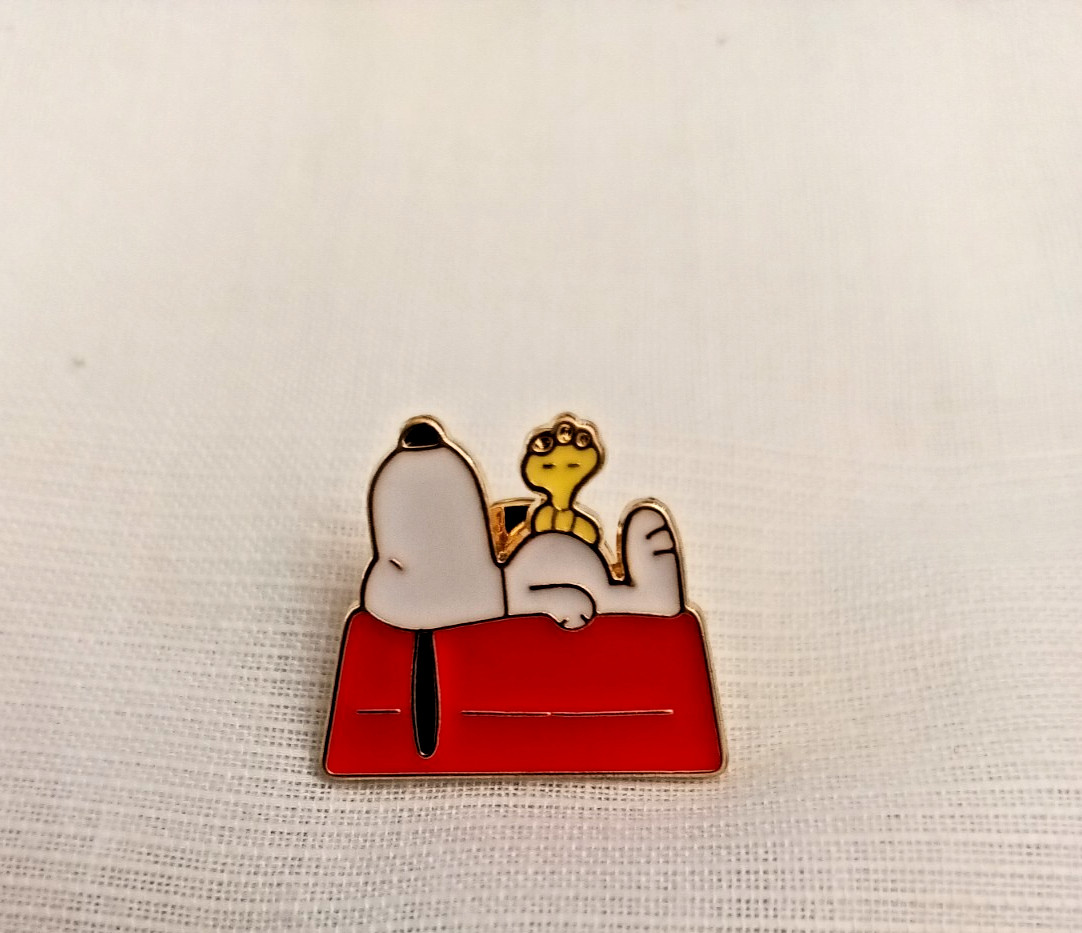SNOOPY ENAMEL PIN- UNBRANDED-SHIP ALL THE PINS YOU BUY FOR $4.99-VISIT OUR STORE