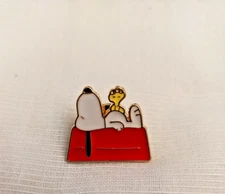 SNOOPY ENAMEL PIN- UNBRANDED-SHIP ALL THE PINS YOU BUY FOR $4.99-VISIT OUR STORE