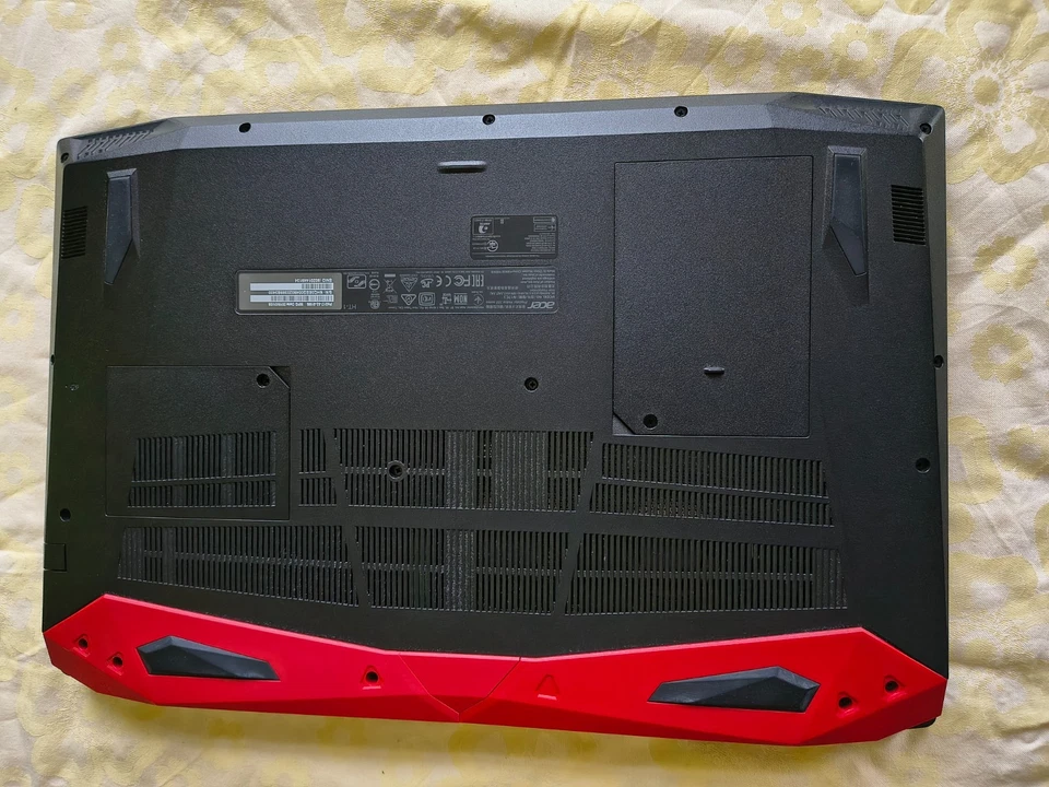 Acer Predator Helios 300 Laptop - Bild 3 von 4