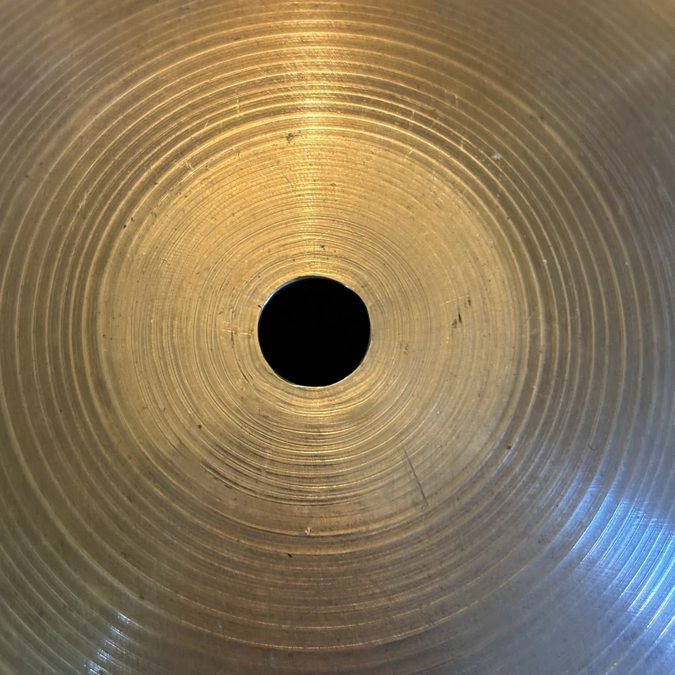 Platillo Zildjian 24" A. Zildjian años 60 Stamp Ride, 3999 gramos Foto 3 de 4