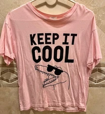 Forever 21 Keep It Cool Alligator Pink Women's T-shirt -Medium