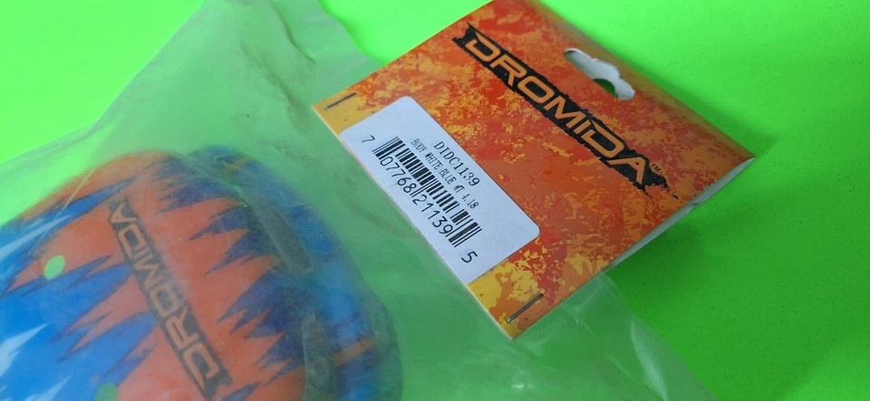 Dromida 4x4 Body White & Blue SC4.18 RC Truck - Image 3 of 3