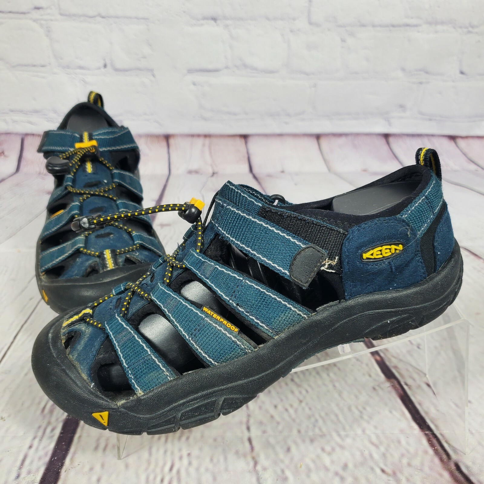 Sandali antiscivolo impermeabili Keen Youth taglia 6Y Newport