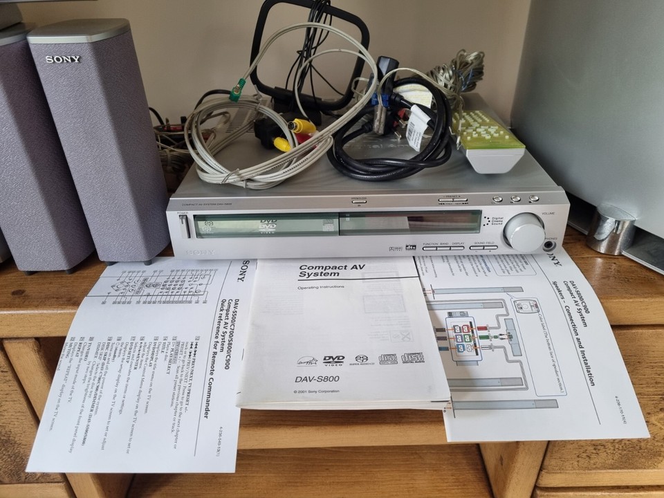 Sony DAVS800. 5.1 Surround Sound Home Cinema System / Compact AV