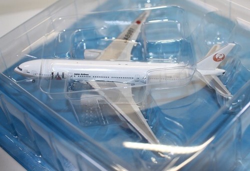 Boeing 777-200 1/400 sin abrir longitud total 162 mm - Imagen 3 de 3
