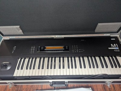 KORG M1 61-Key Music Workstation Digital Synthesizer Case Included From Japan