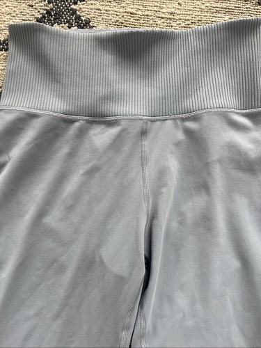 Vuori Size M Women’s Studio Inside Pocket Leggings Gray Ribbed Waistband - Picture 5 of 11