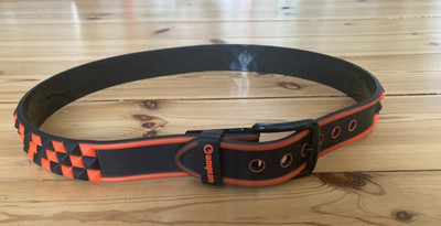 Gürtel amplifi stud team orange/schwarz ''Nietenoptik'' K Pop und Punk Rock L Neu