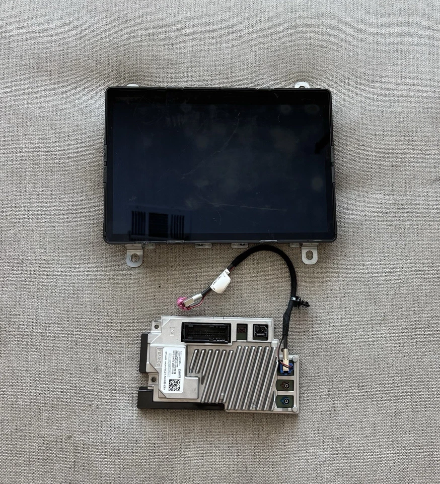 2022 Ford F250-F350 OEM Sync 4 12 In screen With Climate Control An Lower Trim - Image 2 of 4