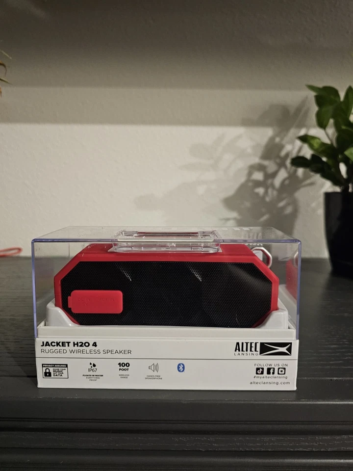 ALTEC Lansing Jacket H20 4 Altavoces Inalámbricos Resistentes Color Rojo 10 HR de Tiempo de Juego Foto 2 de 3