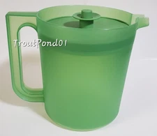 Tupperware Pitcher 1 1/2 Quart Push Button Lid Go Between Green New