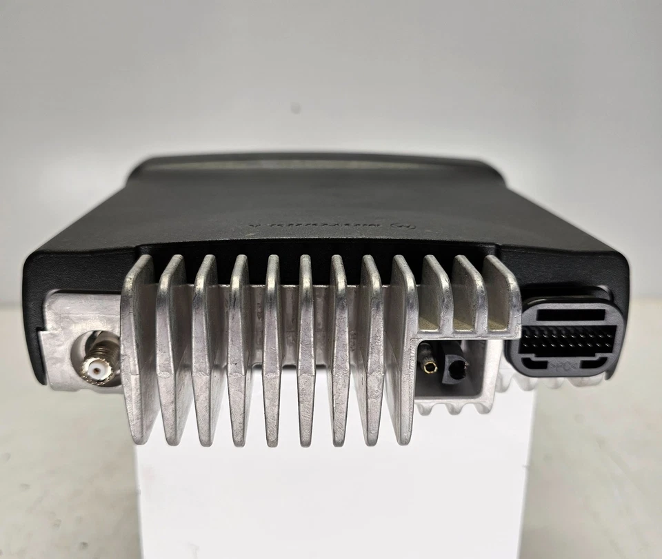 Motorola CDM1550 LS+ UHF 403-470 MHz 16 Channel 25 Watt (Complete Kit) - Image 4 of 4