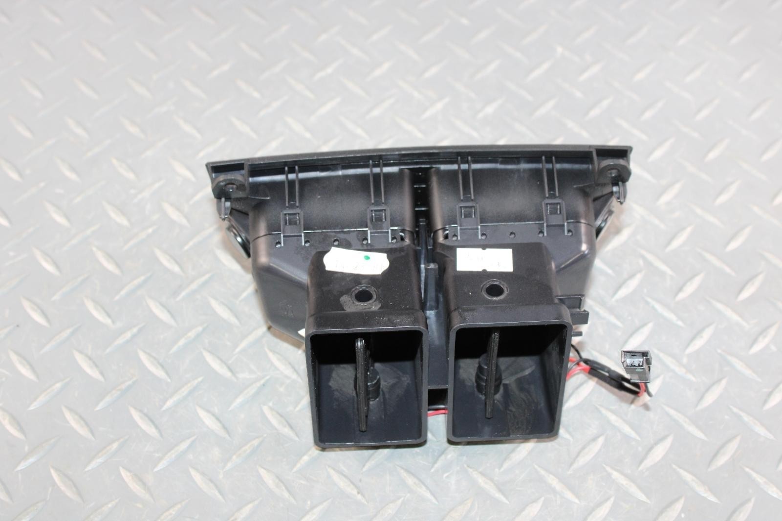 Maserati Quattroporte 2014-2023 Rear Air vent