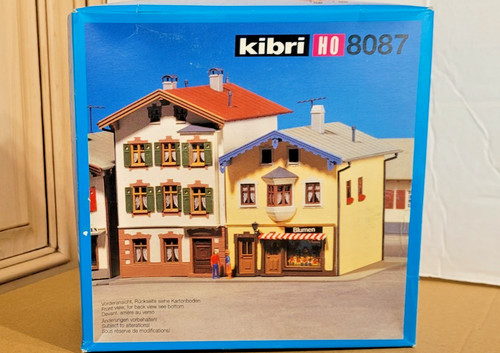 Casa Alpina Kibri 1/87 8087 con Tiendas 2 Estructuras en Kit Caja Dañada Sin Montar | Zustand: Used