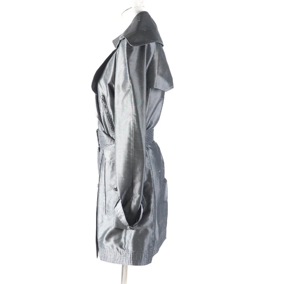 Gabardina Chanel 08A 100 % seda logotipo hebilla longitud media gris talla 38 Foto 2 de 4