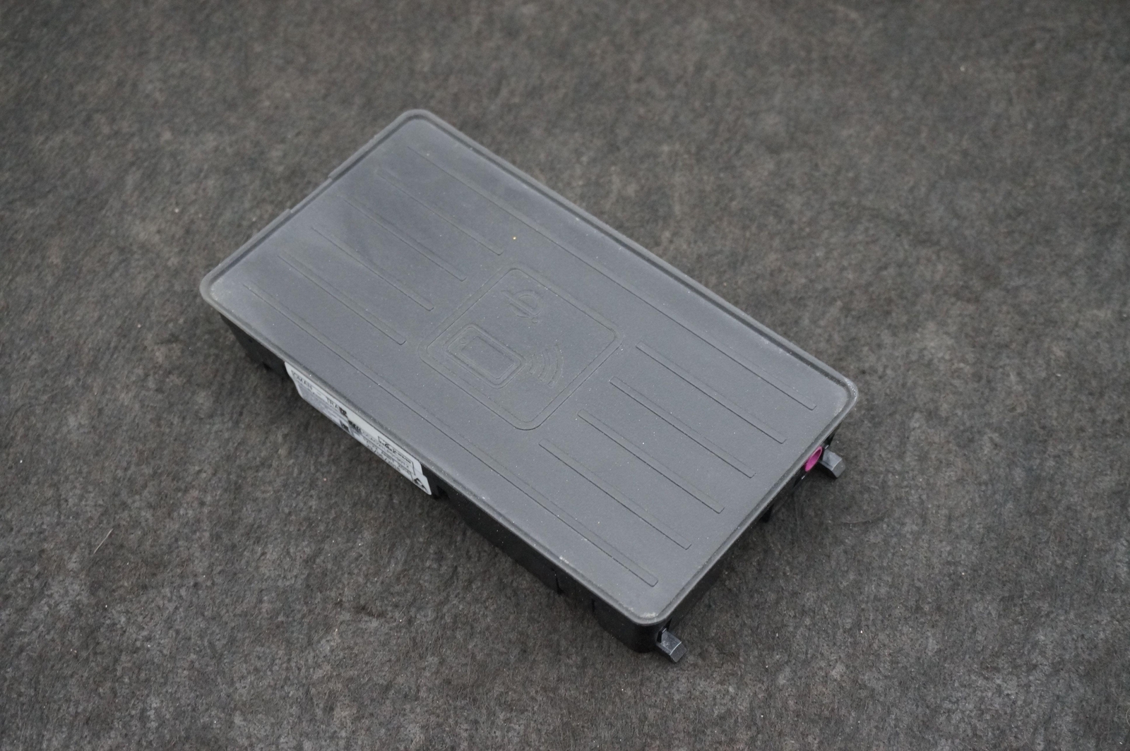 Front Center Console Wireless Charging Pad Module OEM 81A035502 Audi R8 4S 18-24