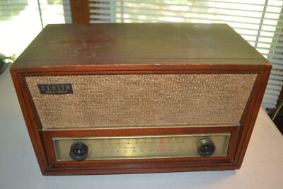 Vintage 1950s Zenith Model C730 AM/FM Tube Radio