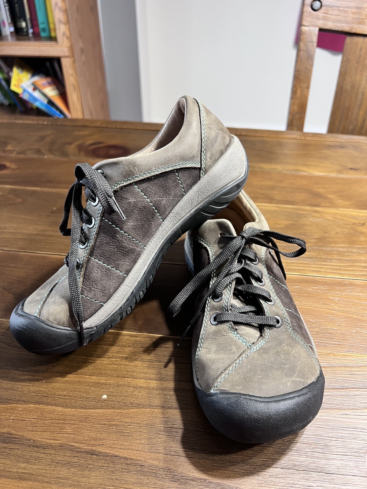 Scarpe da ginnastica KEEN da donna taglia 9 M in pelle marrone Presidio scarpe da trekking outdoor acqua