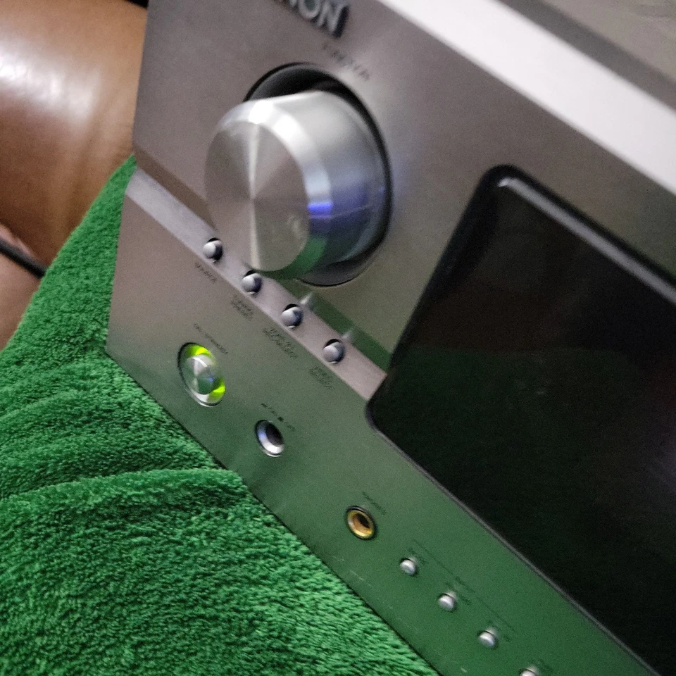 Denon AVR 2805/ AVR 985 7.1 Channel 120W AV ****For Parts Not Working ***** - Image 3 of 4