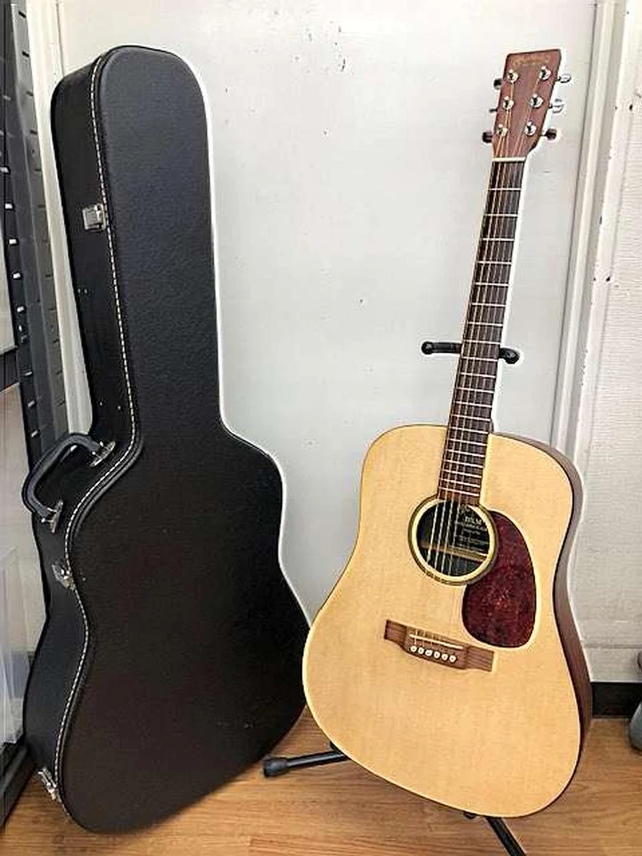 Martin DXM Dreadnought Akustikgitarre HPL mit Hartschalenkoffer guter Zustand...