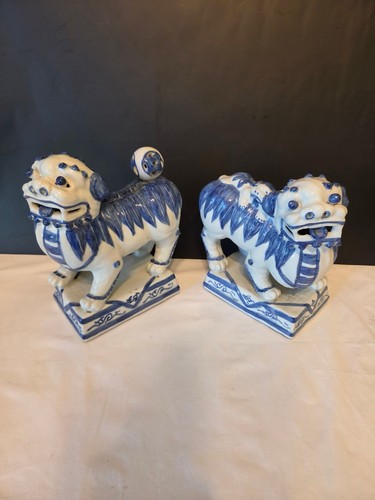 Pair Of Vintage Blue & White Foo Dog Chinese Guardian Figurine Lion Statues