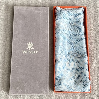 NWOT Wensli 100% Silk 23'' Square Scarf Light Blue Snake Skin Design with Box