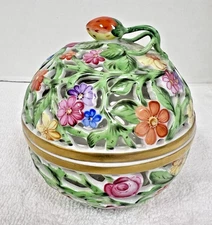 Herend Hungary Hand Painted 2PC Reticulated Ball Shape Strawberry Trinket Box
