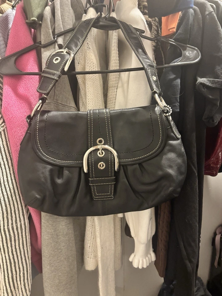 Bolso de Hombro Coach GRANDE Soho 9248 Y2K Vintage Cuero Negro Hobo Hebilla Solapa Foto 3 de 4