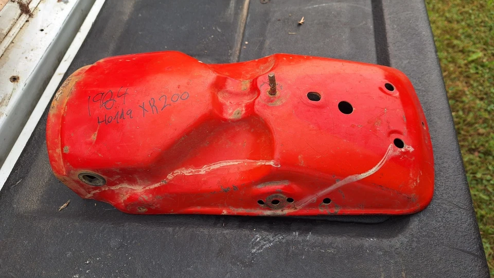Guardabarros Honda XL185S XL125S 80101-437-000ZE usado para 1981-1982 125-185cc Foto 3 de 4