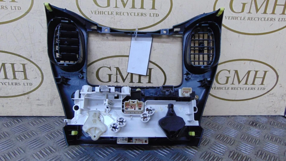 Toyota Yaris Verso Heater Ac Climate Controller With Ac & Air Vents MK1 1999-06H - Image 2 of 4