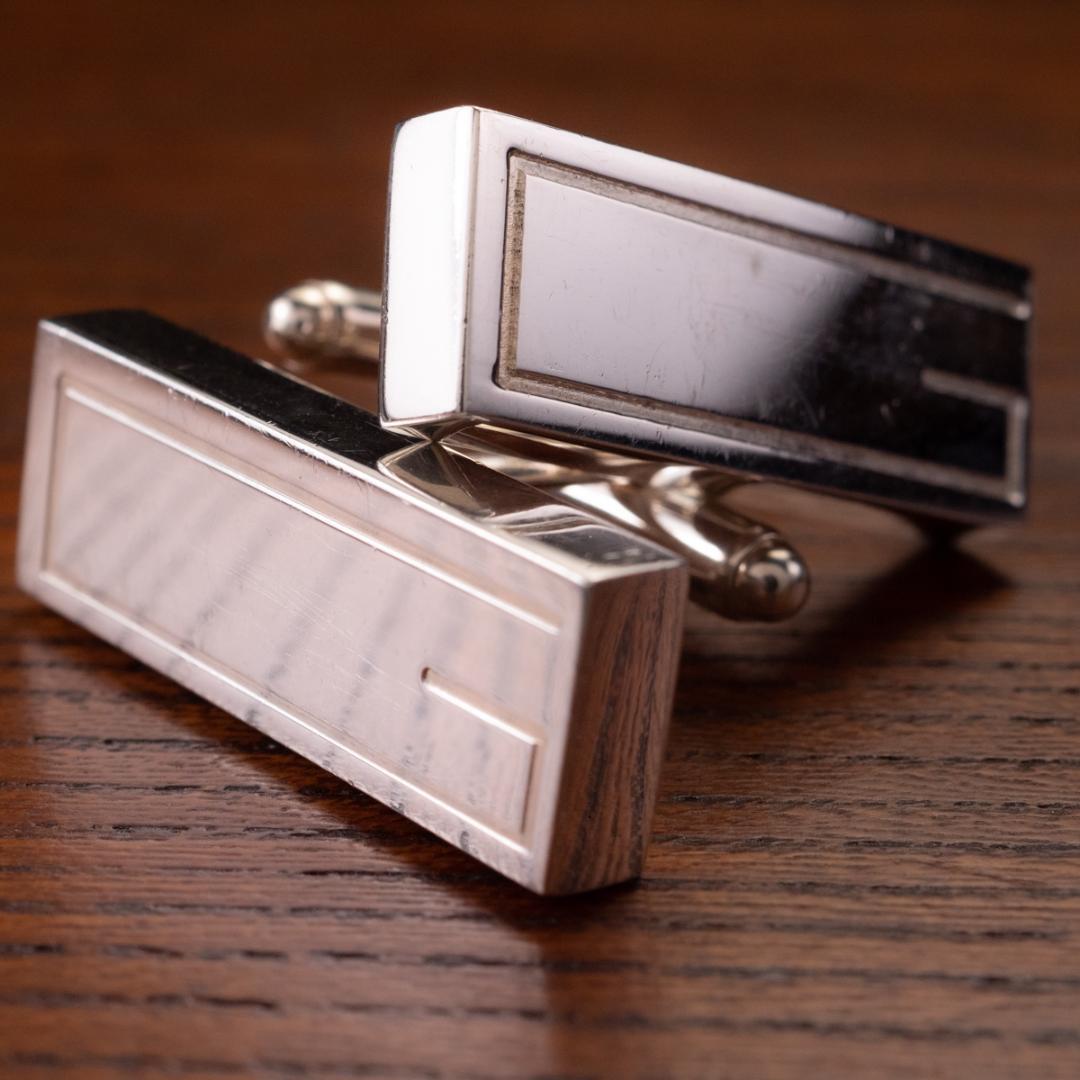 美品　GUCCI ロゴ　スクエア マネークリップ シルバー925 イタリア製 グッチ GUCCI 499062-J8400 マネークリップ メンズ （シルバー