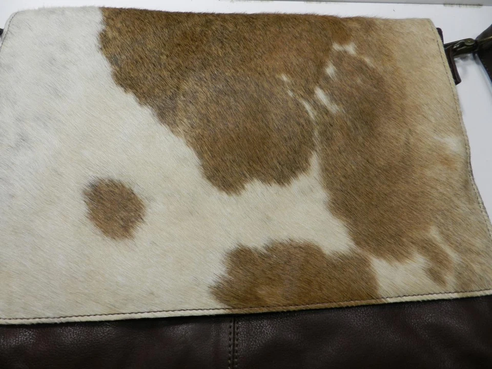 RARO "NATURAL" INDIA Cuero de Vaca Marrón y Blanco Bandolera Bolso de Cuero PORTÁTIL 16"w x 12" Foto 3 de 4