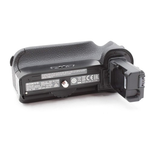 * OPEN BOX EXCELLENT * Sony Vertical Battery Grip for Alpha a7 or a7R Digital Ca - Picture 6 of 8
