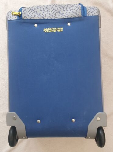 American Tourister Star Wars R2-D2 Luggage Rolling Soft Suitcase 18" X 12" - Picture 3 of 8
