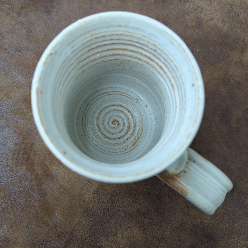 Taza de café de cerámica de estudio de arenisca de diseño nativo americano pintura rupestre B - Imagen 6 de 7