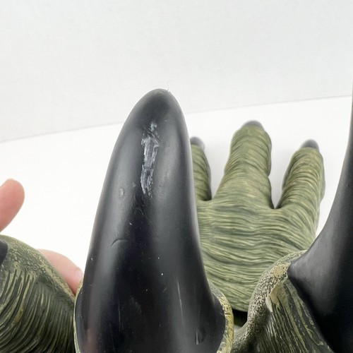 Dinosaur Claws Toys 2PCS Jurassic Rubber Realistic Velociraptor Claws kids Adult - Picture 6 of 8