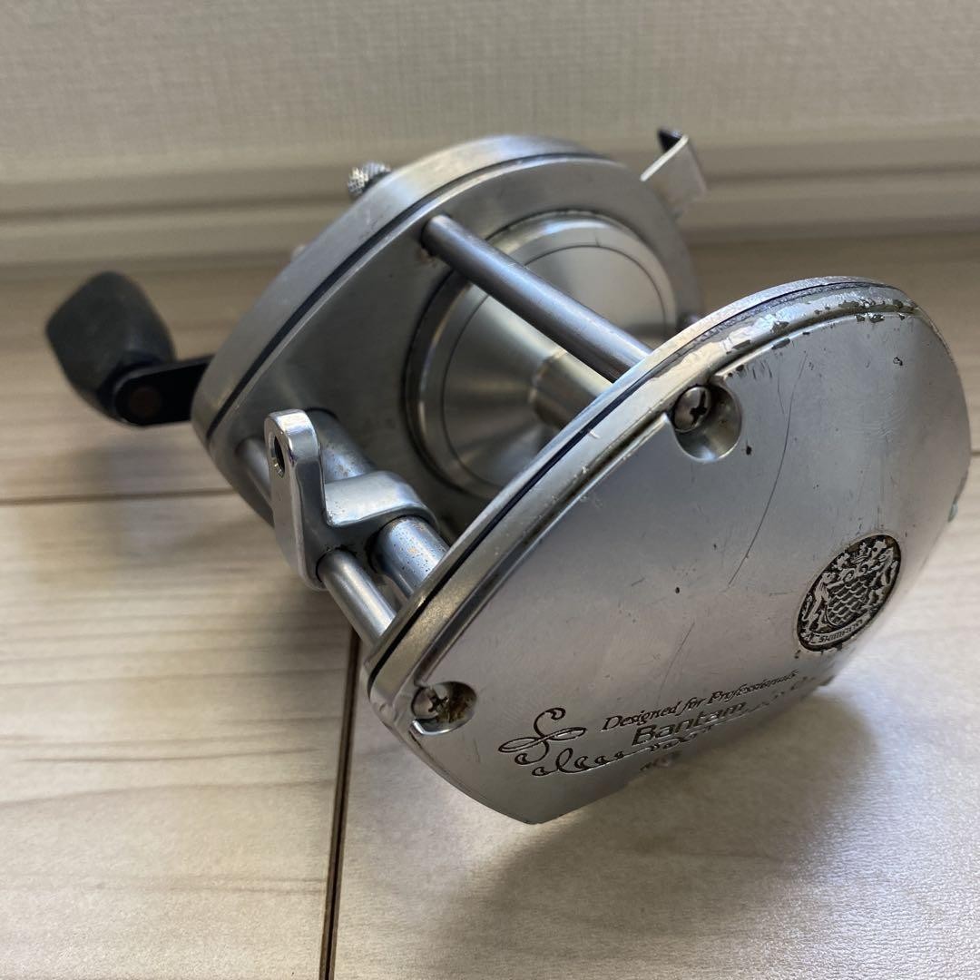 リール SHIMANO Bantam 500 Shimano Bantam 500 Vintage Reel Used Tackle with Scratches