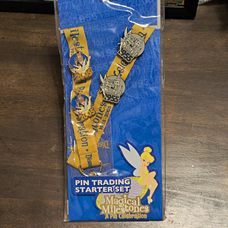 Disneyland Resort Magical Milestones 2005 Tinker Bell Pin Trading Starter Set